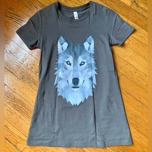 Gray Wolf Graphic T-Shirt
